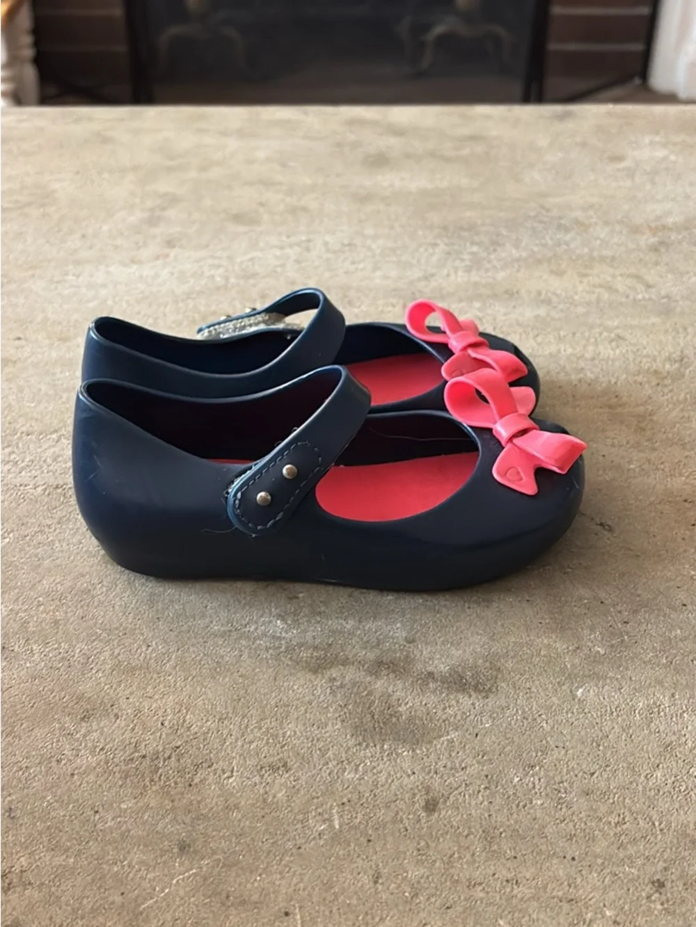 Mini Melissa Navy Blue Mary Jane Shoes with Pink Bows child size 10 (A-4)